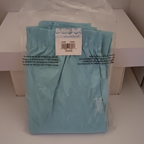 Butter-Soft by UA Scrub Pants - NIP - M - Picture 12 of 12